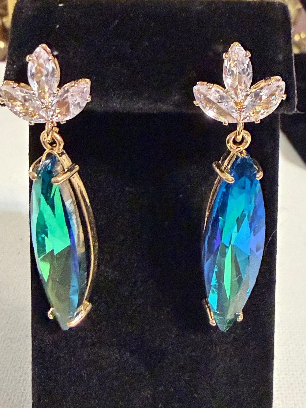 Vintage Gold Tone Emerald Green Navette Crystal Leaf Drop Earrings Deadstock